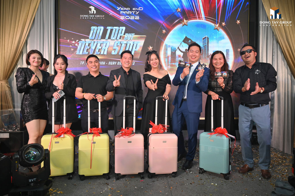 to-chuc-tiec-tat-nien-2025