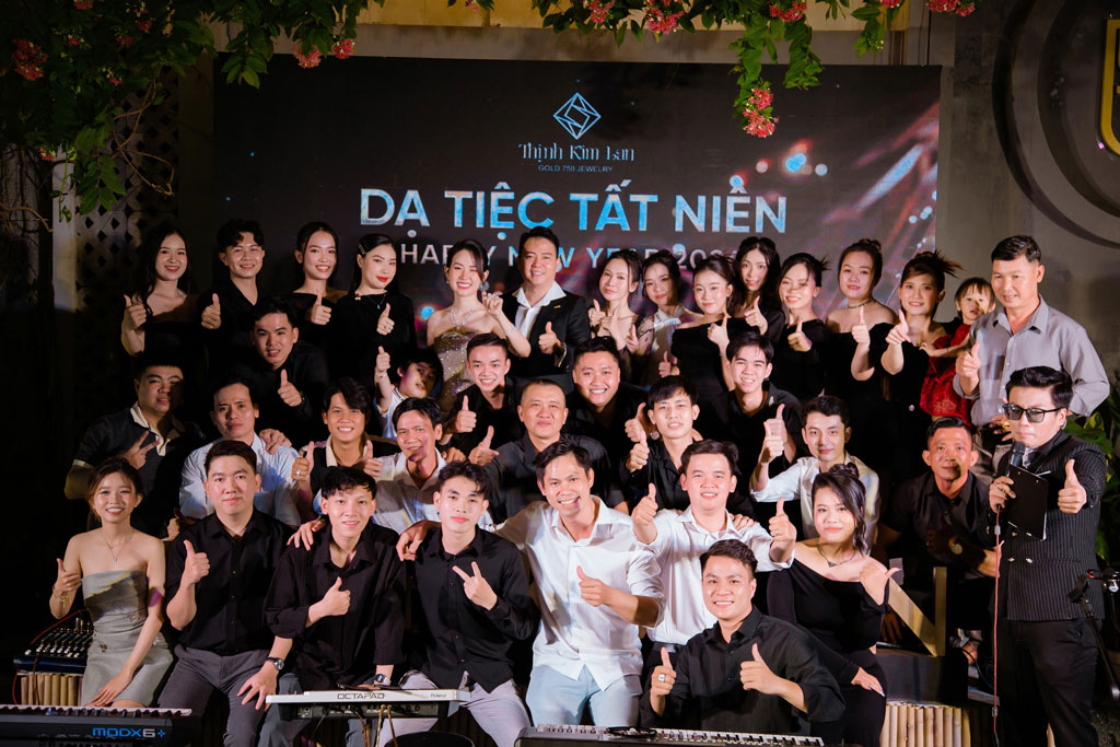 to-chuc-tiec-tat-nien-2025