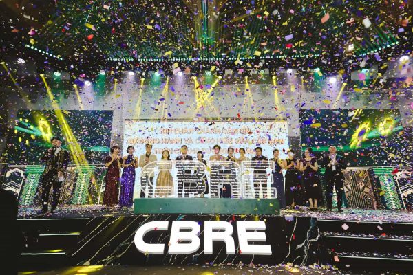 dịch vụ tổ chức tiệc tất niên công ty trọn gói