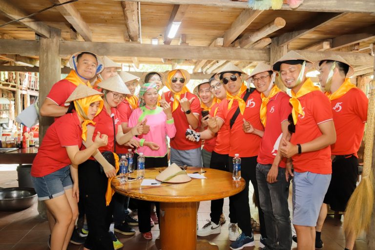 tổ chức teambuilding AMAZINGRACE