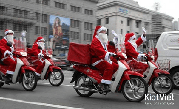 dịch-vu -ong-gia-noel-giao-qua-tan-nha