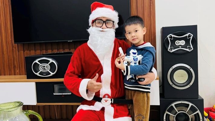 dịch-vu -ong-gia-noel-giao-qua-tan-nha